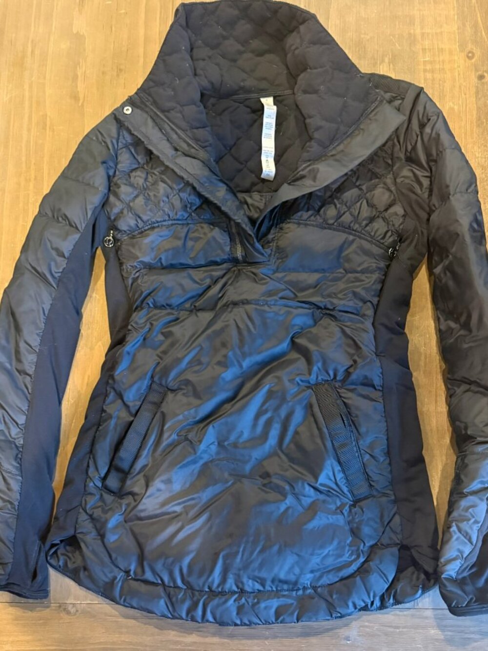 Lululemon Women's Black Fluff Down Long Sleeve Quilt Pullover Puffer size 6